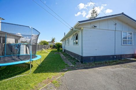 Photo of property in 52 Robertson Road, Favona, Auckland, 2024