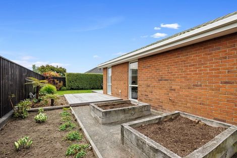 Photo of property in 2/23 Gamblins Road, Saint Martins, Christchurch, 8022