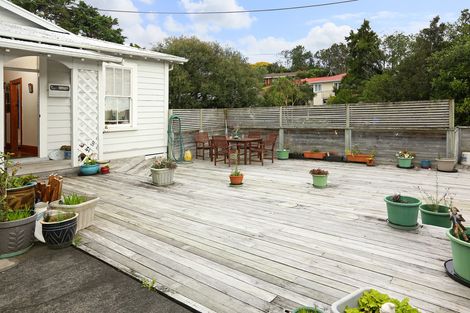 Photo of property in 38 Newington Road, Henderson, Auckland, 0612