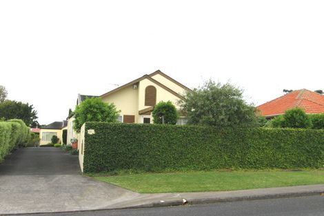 Photo of property in 2/31 Gordon Avenue, Forrest Hill, Auckland, 0620