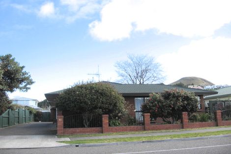 Photo of property in 82 Church Road, Taradale, Napier, 4112