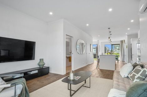 Photo of property in 17 Waenganui Road, Hobsonville, Auckland, 0616