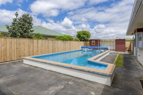 Photo of property in 28 Oriwa Street, Waikanae, 5036