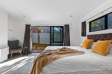 Photo of property in 2/1 Maple Court, Arthurs Point, Queenstown, 9371