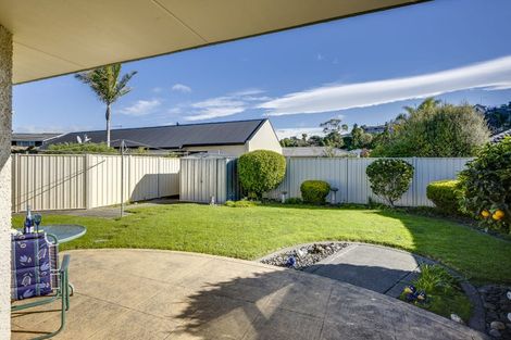 Photo of property in 17 Pukekura Place, Taradale, Napier, 4112
