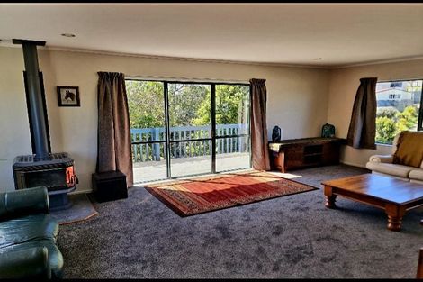 Photo of property in 8 Trig Hill Terrace, Waikanae Beach, Waikanae, 5036
