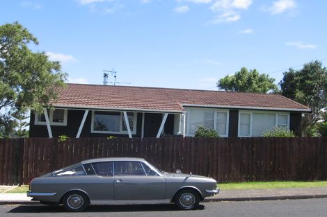 Photo of property in 2/125 Manuka Road, Bayview, Auckland, 0629