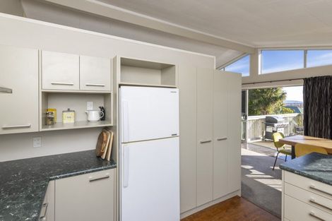 Photo of property in 43 Kaitawa Crescent, Paraparaumu, 5032