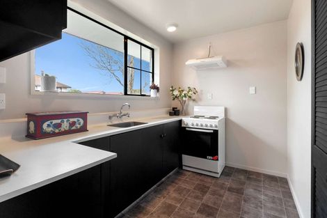 Photo of property in 37 Karnak Crescent, Russley, Christchurch, 8042