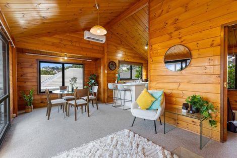 Photo of property in 58b William Bayes Place, Red Beach, 0932