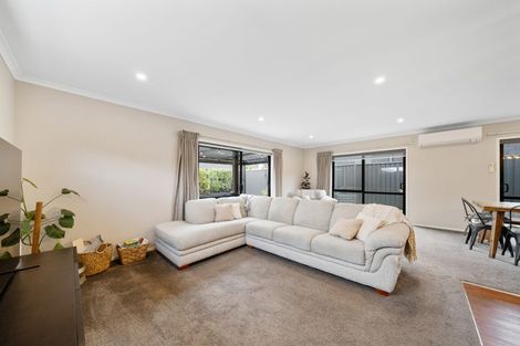 Photo of property in 16 Buddle Road, Wallaceville, Upper Hutt, 5018