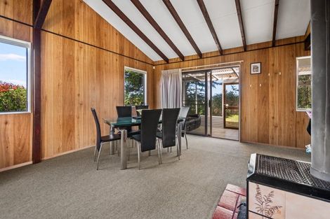 Photo of property in 35- 37 Tokomaru Road, Tokomaru, Palmerston North, 4474