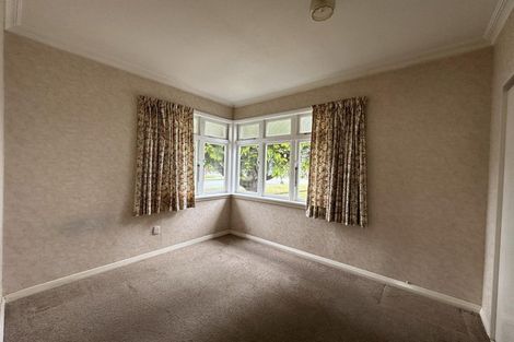Photo of property in 72 Queenwood Road, Levin, 5510