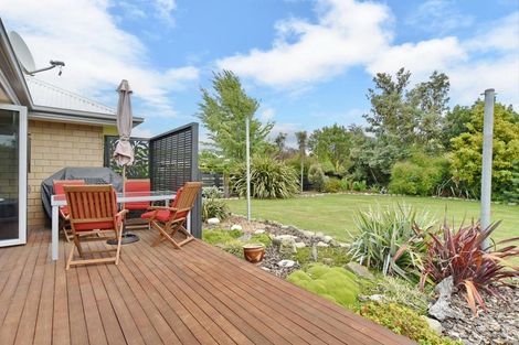 Photo of property in 9 Riverside Way, Amberley, 7410