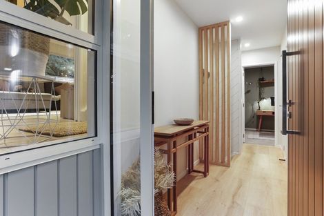 Photo of property in 1/24 Ridgewood Crescent, Birkenhead, Auckland, 0626