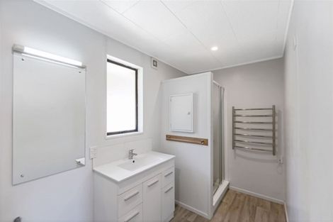 Photo of property in 12 Kauri Road, Stanmore Bay, Whangaparaoa, 0932