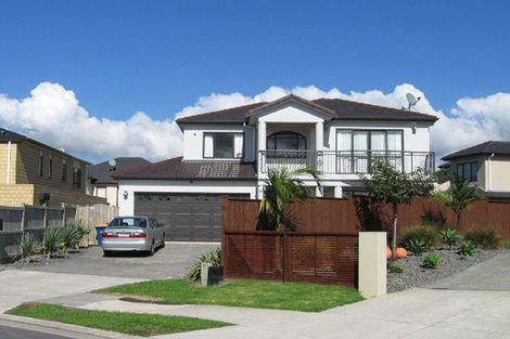 Photo of property in Waimanu Bay Village, 25/1 Piriti Drive, Te Atatu Peninsula, Auckland, 0610