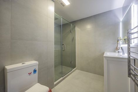 Photo of property in 27 John Court Street, Birkenhead, Auckland, 0626