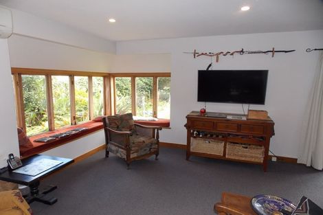 Photo of property in 32 Pioneer Highway, Awapuni, Palmerston North, 4412