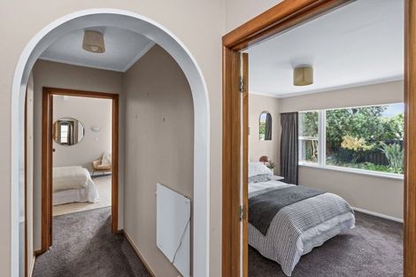 Photo of property in 16a Howard Road, Taradale, Napier, 4112