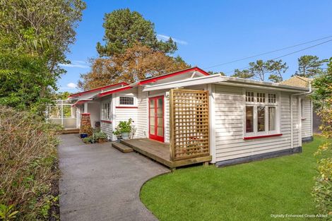 Photo of property in 32 Hutchison Crescent, Durie Hill, Whanganui, 4500