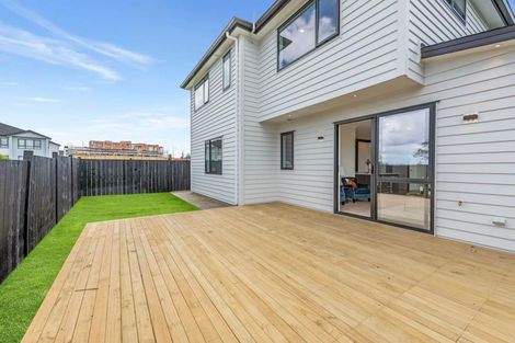 Photo of property in 48 Emerald Avenue, Rosehill, 2113