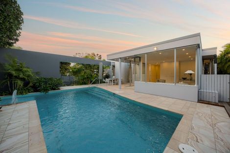 Photo of property in 19 Bournemouth Terrace, Murrays Bay, Auckland, 0630