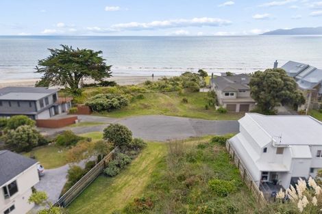 Photo of property in 19 Groves Road, Raumati Beach, Paraparaumu, 5032
