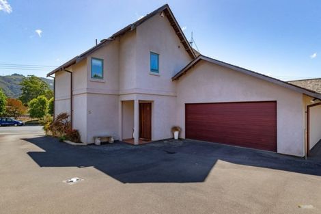 Photo of property in 3f5- Gard Street, Silverstream, Upper Hutt, 5019