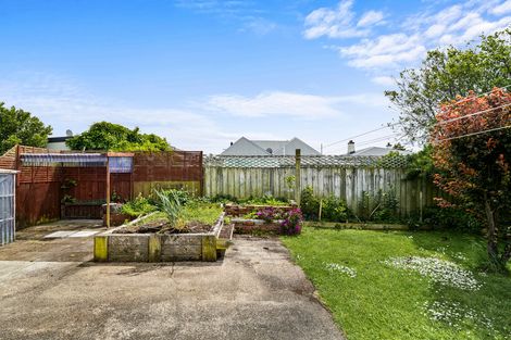 Photo of property in 24 Calder Street, Saint Kilda, Dunedin, 9012