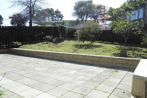 Photo of property in 28 Pahi Place, West Harbour, Auckland, 0618