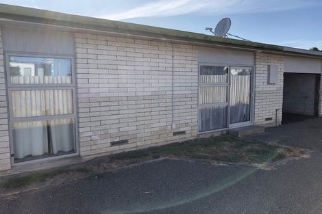 Photo of property in 505 Featherston Street, Roslyn, Palmerston North, 4414