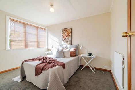 Photo of property in 27 Crewe Crescent, Hokowhitu, Palmerston North, 4410