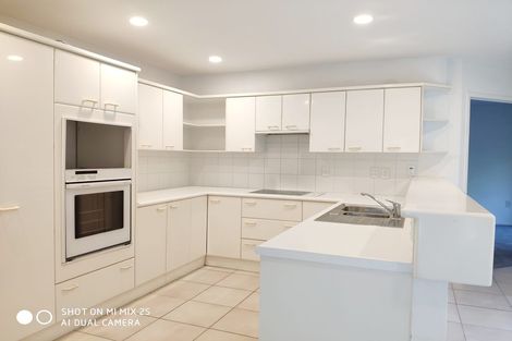 Photo of property in 10 Forsythe Place, Massey, Auckland, 0614