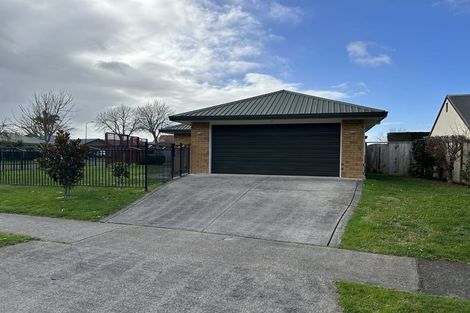 Photo of property in 2 Waipuna Place, Rototuna, Hamilton, 3210