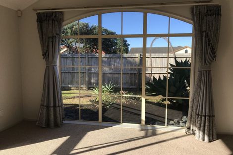 Photo of property in 116 Burswood Drive, Burswood, Auckland, 2013