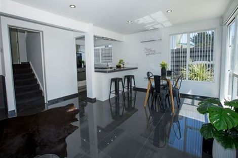 Photo of property in 12a Kingsbridge Place, Newlands, Wellington, 6037