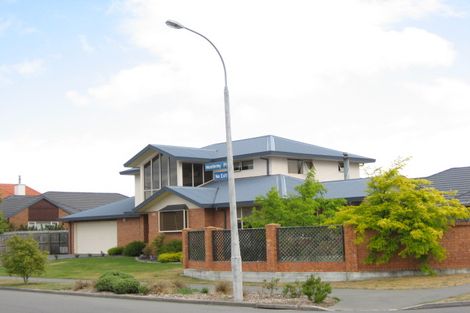 Photo of property in 2 Monterey Place, Parklands, Christchurch, 8083