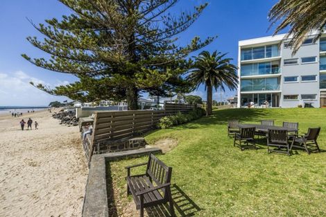 Photo of property in Seaview Apartments, 12/64 Milford Road, Milford, Auckland, 0620