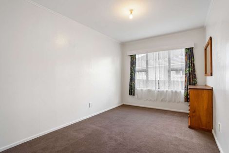 Photo of property in 6 Durham Street, Te Atatu Peninsula, Auckland, 0610