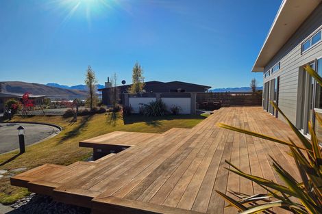 Photo of property in 10 Manning Place, Lake Tekapo, 7999