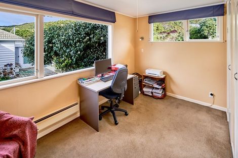 Photo of property in 33 Collier Avenue, Karori, Wellington, 6012