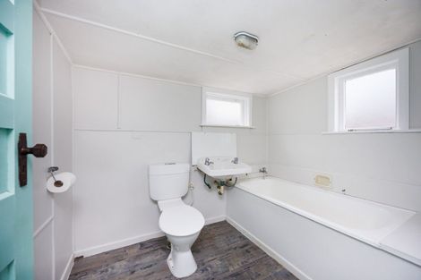 Photo of property in 45/45b Avenue Road, Foxton, 4814
