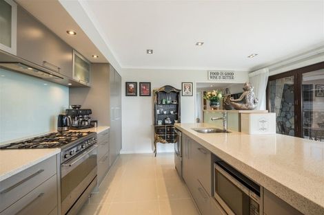 Photo of property in 12 Aoraki Rise, Aotea, Porirua, 5024
