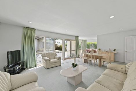 Photo of property in 17 Bevyn Street, Castor Bay, Auckland, 0620