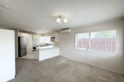 Photo of property in 180a Botany Road, Botany Downs, Auckland, 2010