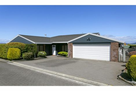 Photo of property in 77 Harvey Street, Waipahihi, Taupo, 3330