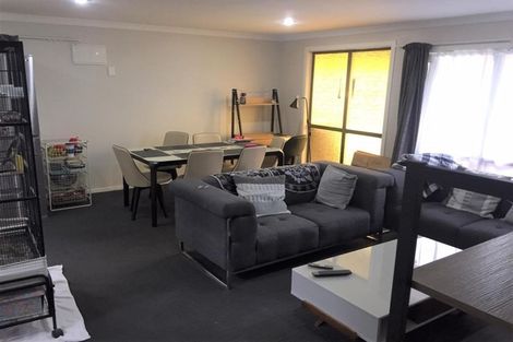 Photo of property in 8 Burbridge Road, Favona, Auckland, 2024