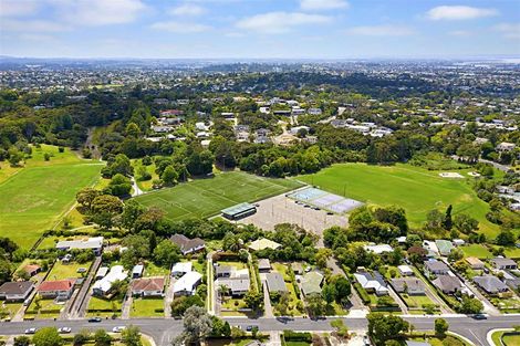 Photo of property in 60 Hilling Street, Titirangi, Auckland, 0604