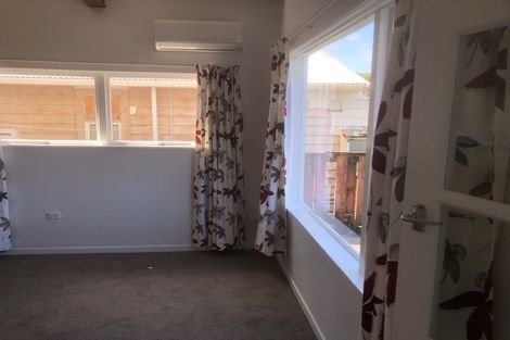 Photo of property in 2/87 Rakau Road, Hataitai, Wellington, 6021